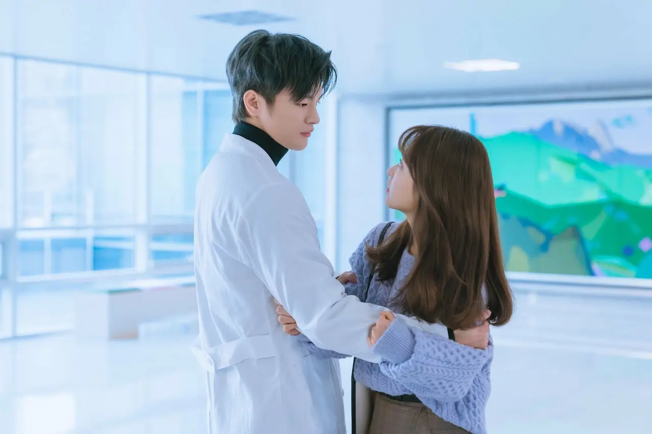 「ある日、私の家の玄関に滅亡が入ってきた」© STUDIO DRAGON CORPORATION