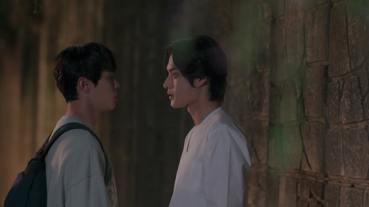 「君の唇を噛みたい」© 2021 Moving Pictures Company Co., Ltd. & KUMA All rights reserved.