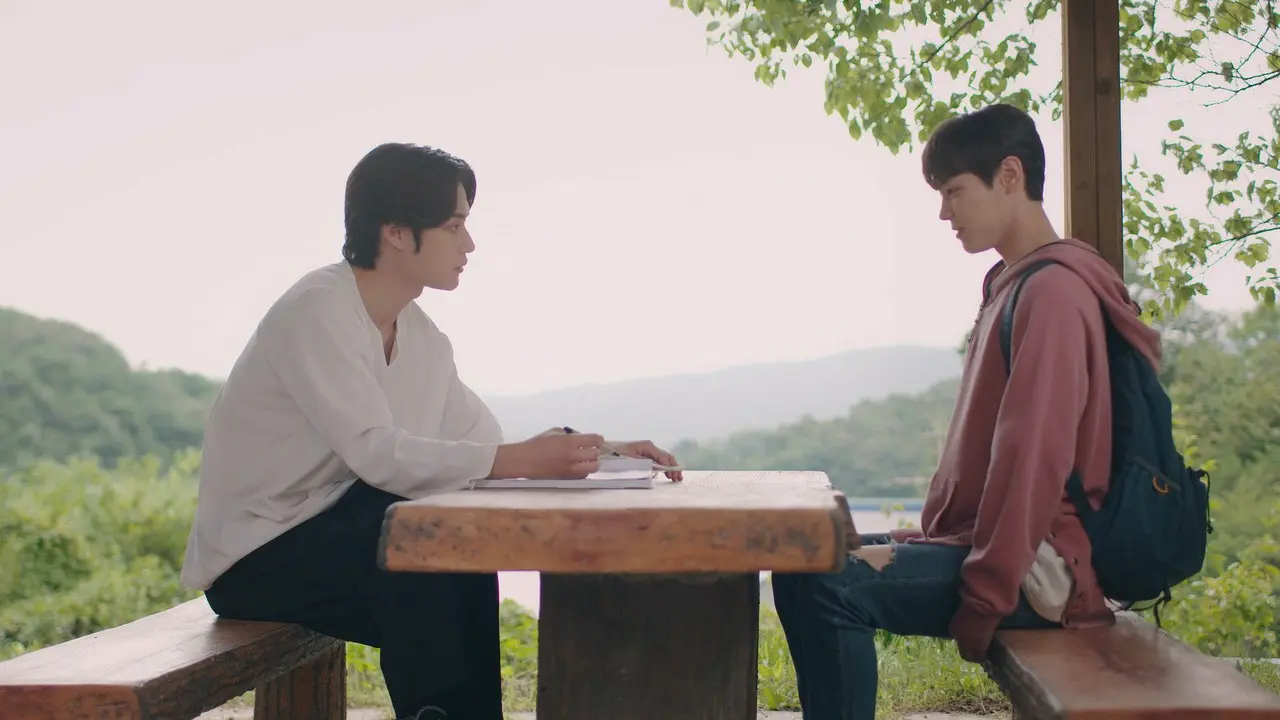 「君の唇を噛みたい」© 2021 Moving Pictures Company Co., Ltd. & KUMA All rights reserved.