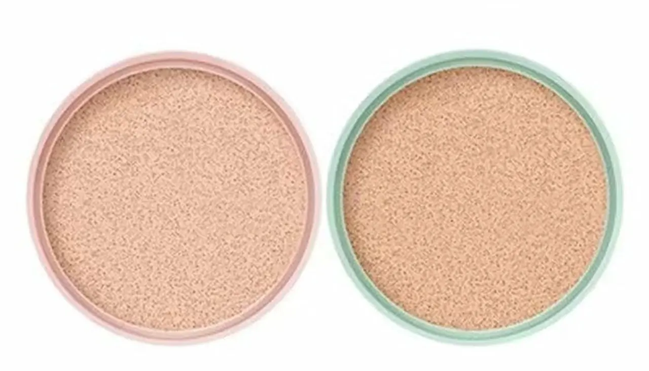 左)ネオクッション グロウ リフィル 右)ネオクッション マット リフィル