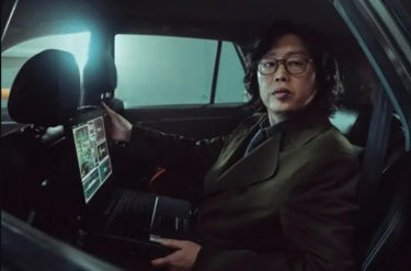 映画「脱出」、キム・ヒウォン…善と悪を越える謎の研究員として強烈な存在感